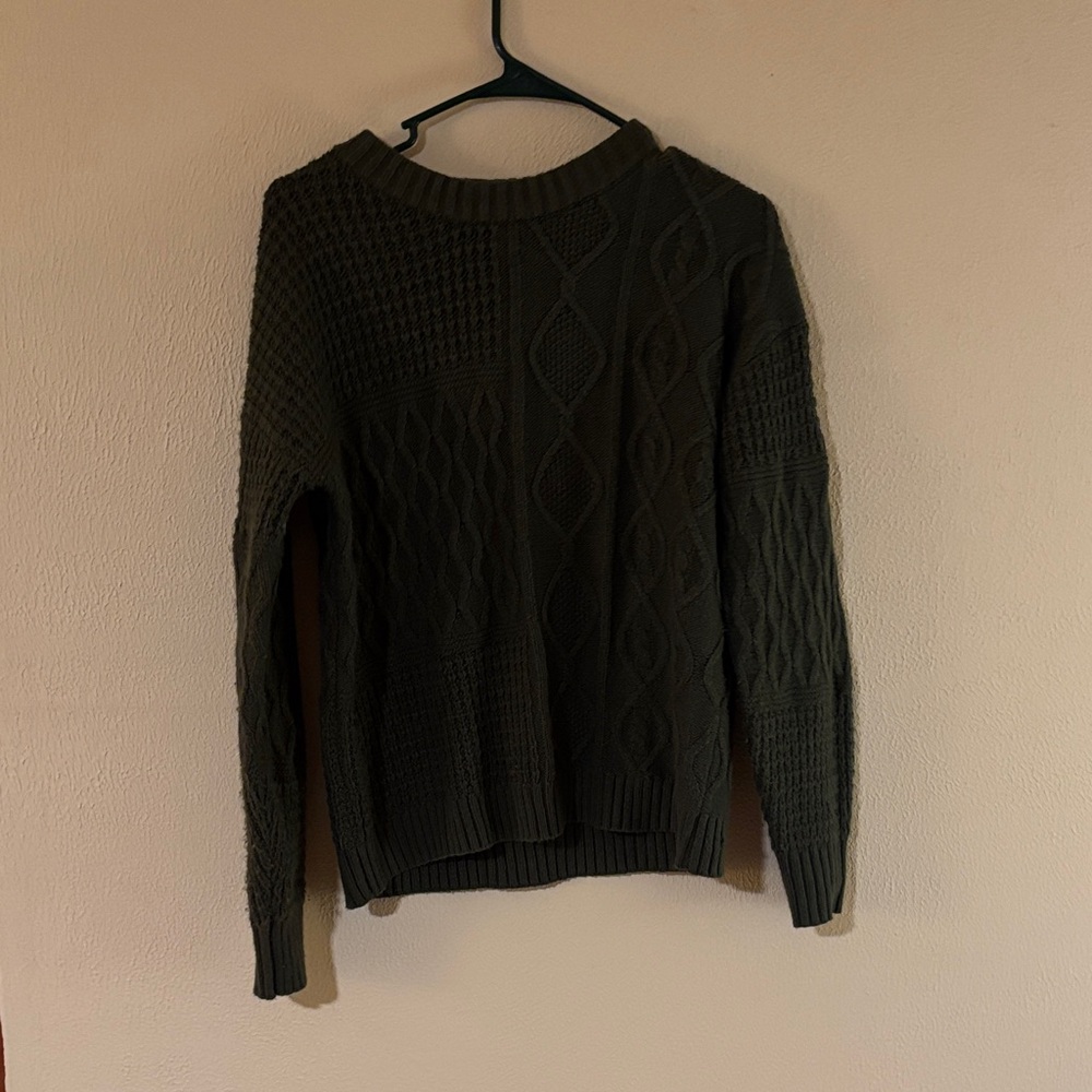Time and Tru Dark Green Crewneck Sweater